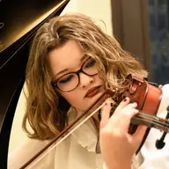 Maria Dura, în „100 de tineri pentru dezvoltarea României” după performanțele la vioară